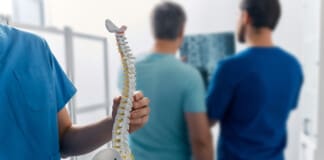 Back Pain When Walking: Understanding the Symptoms