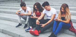 Chiropractic Care Helps Alleviate Posture Pain from Text Neck